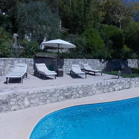 In Èze
