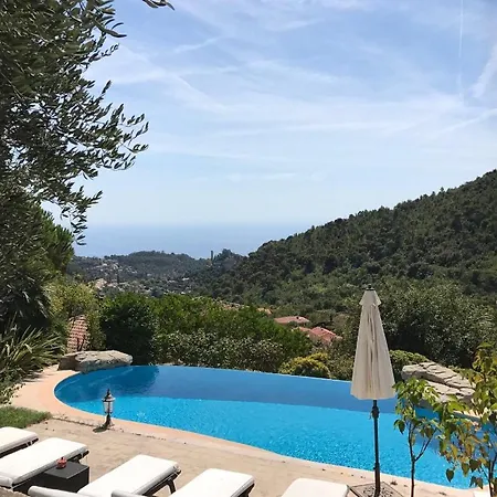 In * Èze